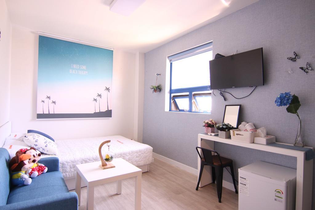Road Myeongdong Hotel Seoul Exterior photo
