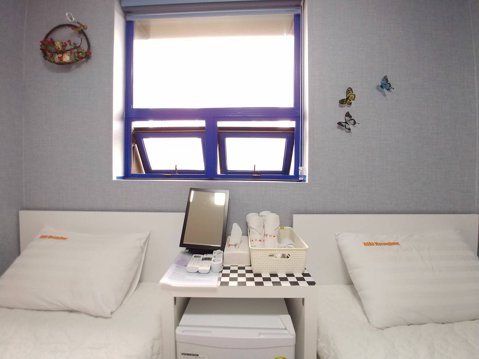 Road Myeongdong Hotel Seoul Exterior photo